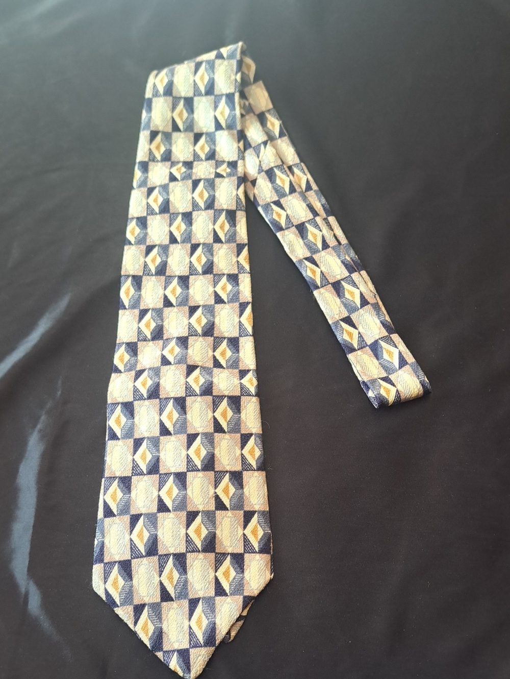 Alfani Geometric Tie 100% Silk Printed In Italy Hand Finished In U. S. A